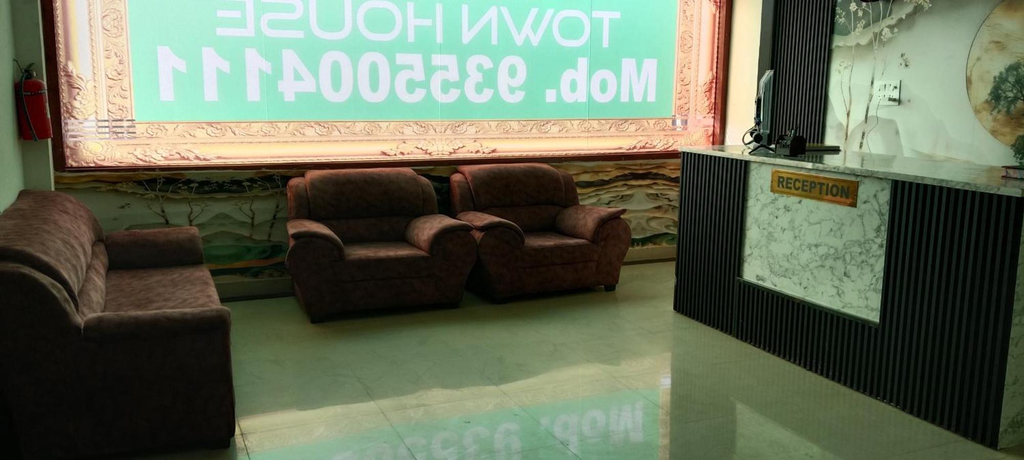Hotel Blue Heaven Oyotownhouse ガーズィヤーバード エクステリア 写真